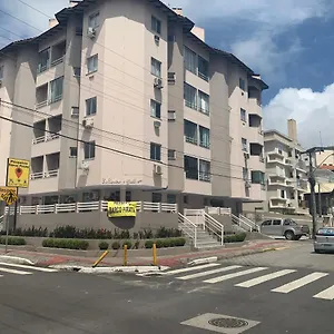 Lindo Em Canasvieiras A Uma Quadra Do Mar - Próximo Ao Trapiche Dos Barcos Piratas Apartamento